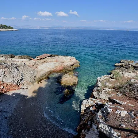 Ela - Very Close To Rogač