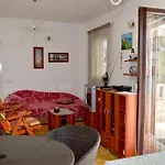 Ela Apartman *