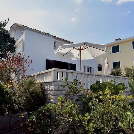 Apartament Ela *