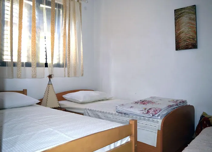 Apartament Ela *